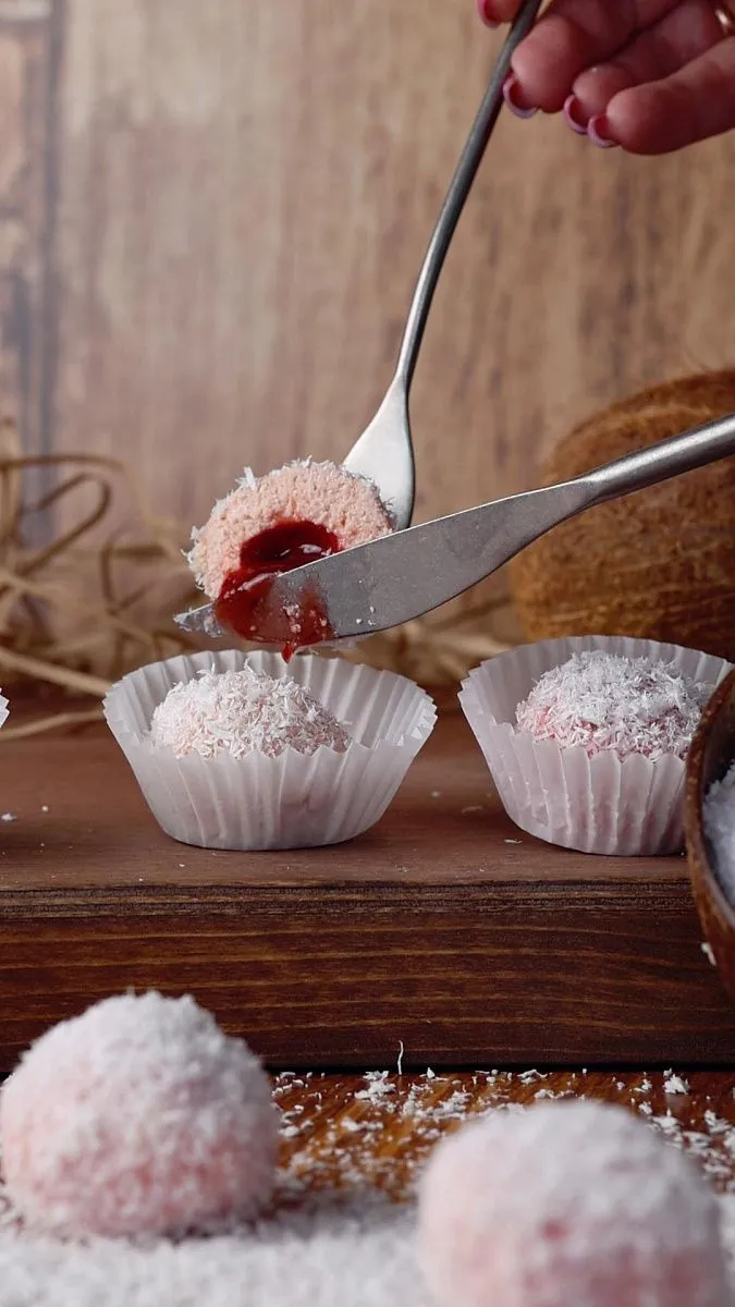 Тофу пирожное ассорти: с вишней, с черной смородиной, 280 гр